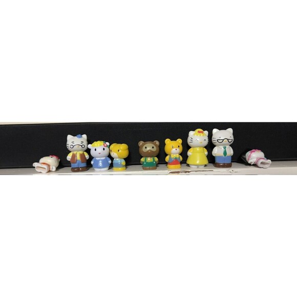 Hello Kitty Squinkie Figurines-Set of 9 With Play Mat - Picture 8 of 8